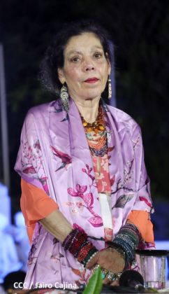 Encuentro del Presidente Daniel  y la Compañera Rosario con las Familias de nuestra Nicaragua Bendita 