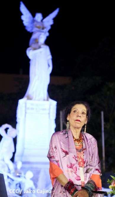 Encuentro del Presidente Daniel  y la Compañera Rosario con las Familias de nuestra Nicaragua Bendita 