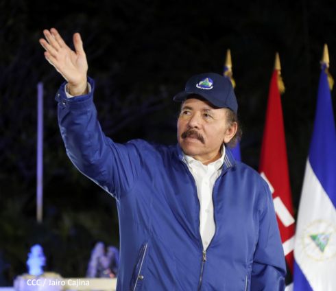 Encuentro del Presidente Daniel  y la Compañera Rosario con las Familias de nuestra Nicaragua Bendita 