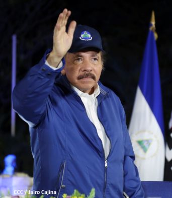 Encuentro del Presidente Daniel  y la Compañera Rosario con las Familias de nuestra Nicaragua Bendita 