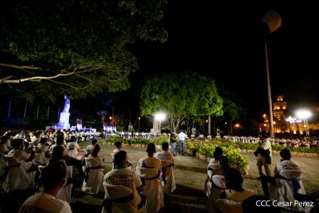 Encuentro del Presidente Daniel  y la Compañera Rosario con las Familias de nuestra Nicaragua Bendita 