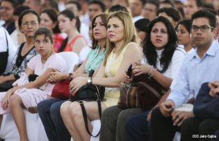 Daniel y Rosario en acto del 80 Aniversario del Tránsito a la Inmortalidad del General Augusto C. Sandino