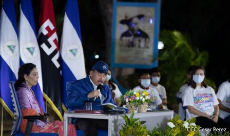 Encuentro del Presidente Daniel  y la Compañera Rosario con las Familias de nuestra Nicaragua Bendita 