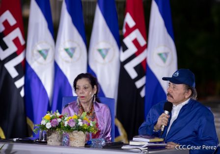 Encuentro del Presidente Daniel  y la Compañera Rosario con las Familias de nuestra Nicaragua Bendita 