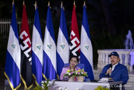 Encuentro del Presidente Daniel  y la Compañera Rosario con las Familias de nuestra Nicaragua Bendita 