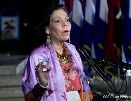 Encuentro del Presidente Daniel  y la Compañera Rosario con las Familias de nuestra Nicaragua Bendita 