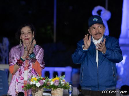 Encuentro del Presidente Daniel  y la Compañera Rosario con las Familias de nuestra Nicaragua Bendita 