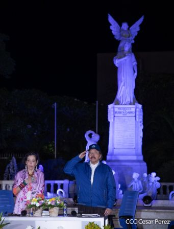 Encuentro del Presidente Daniel  y la Compañera Rosario con las Familias de nuestra Nicaragua Bendita 