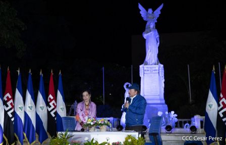Encuentro del Presidente Daniel  y la Compañera Rosario con las Familias de nuestra Nicaragua Bendita 