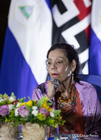 Encuentro del Presidente Daniel  y la Compañera Rosario con las Familias de nuestra Nicaragua Bendita 