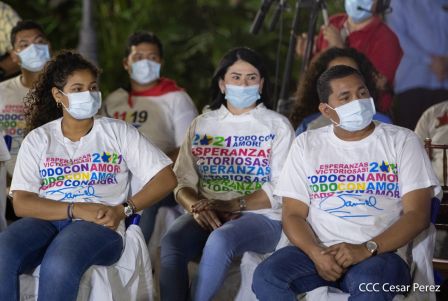 Encuentro del Presidente Daniel  y la Compañera Rosario con las Familias de nuestra Nicaragua Bendita 