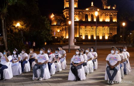 Encuentro del Presidente Daniel  y la Compañera Rosario con las Familias de nuestra Nicaragua Bendita 