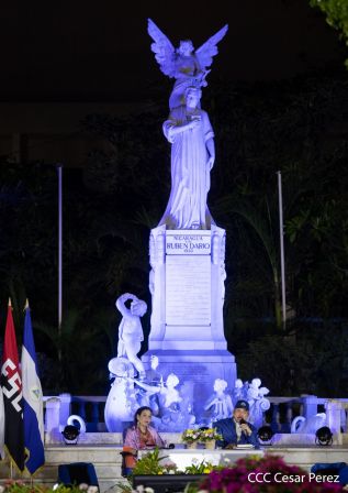 Encuentro del Presidente Daniel  y la Compañera Rosario con las Familias de nuestra Nicaragua Bendita 