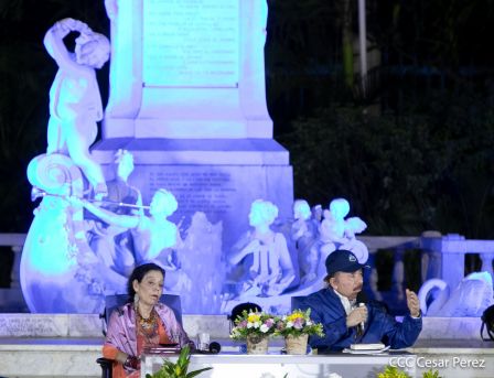 Encuentro del Presidente Daniel  y la Compañera Rosario con las Familias de nuestra Nicaragua Bendita 