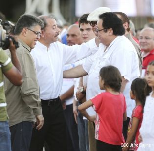 Daniel y Rosario en acto del 80 Aniversario del Tránsito a la Inmortalidad del General Augusto C. Sandino