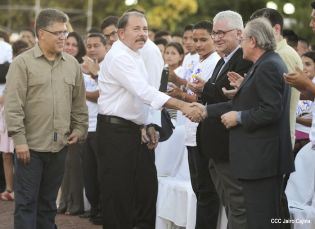 Daniel y Rosario en acto del 80 Aniversario del Tránsito a la Inmortalidad del General Augusto C. Sandino