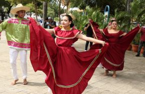 Nicaragua conmemora 154 aniversario del natalicio del poeta Rubén Darío 