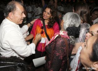 Daniel y Rosario en acto del 80 Aniversario del Tránsito a la Inmortalidad del General Augusto C. Sandino