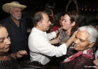 Daniel y Rosario en acto del 80 Aniversario del Tránsito a la Inmortalidad del General Augusto C. Sandino