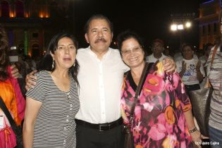 Daniel y Rosario en acto del 80 Aniversario del Tránsito a la Inmortalidad del General Augusto C. Sandino