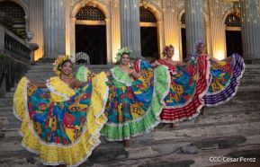 Celebran 169 años de la Novia del Xolotlán con espectacular serenata