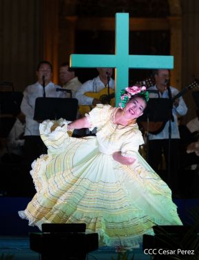 Celebran 169 años de la Novia del Xolotlán con espectacular serenata