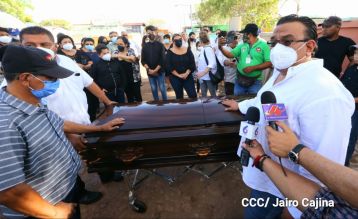 Homenaje al cronista deportivo Pepe Ruiz