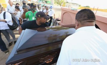 Homenaje al cronista deportivo Pepe Ruiz