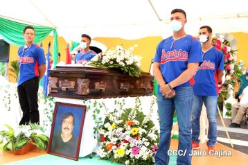 Homenaje al cronista deportivo Pepe Ruiz