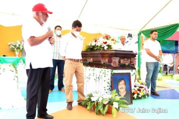 Homenaje al cronista deportivo Pepe Ruiz