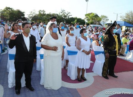 Cuatrocientas parejas se dieron el “Si… Acepto” en ocasión del Día del Amor y la Amistad