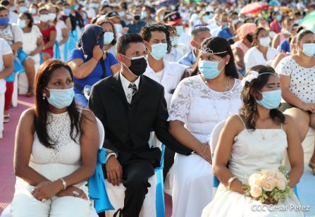 Cuatrocientas parejas se dieron el “Si… Acepto” en ocasión del Día del Amor y la Amistad