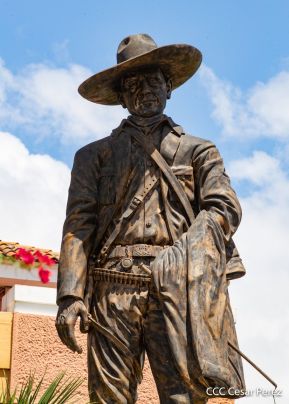 ¡Sandino vive, la lucha por el amor, por la justicia sigue!