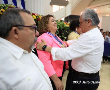 Orden Rigoberto Cabezas a periodistas que han contribuido a la paz, el progreso, estabilidad y desarrollo de Nicaragua