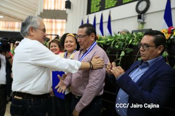 Orden Rigoberto Cabezas a periodistas que han contribuido a la paz, el progreso, estabilidad y desarrollo de Nicaragua