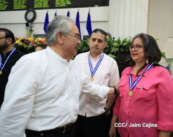 Orden Rigoberto Cabezas a periodistas que han contribuido a la paz, el progreso, estabilidad y desarrollo de Nicaragua