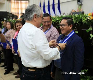 Orden Rigoberto Cabezas a periodistas que han contribuido a la paz, el progreso, estabilidad y desarrollo de Nicaragua