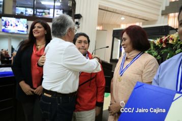 Orden Rigoberto Cabezas a periodistas que han contribuido a la paz, el progreso, estabilidad y desarrollo de Nicaragua