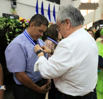 Orden Rigoberto Cabezas a periodistas que han contribuido a la paz, el progreso, estabilidad y desarrollo de Nicaragua