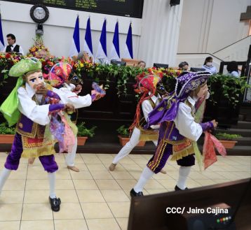 Orden Rigoberto Cabezas a periodistas que han contribuido a la paz, el progreso, estabilidad y desarrollo de Nicaragua