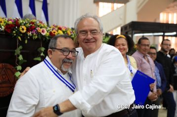 Orden Rigoberto Cabezas a periodistas que han contribuido a la paz, el progreso, estabilidad y desarrollo de Nicaragua