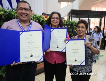 Orden Rigoberto Cabezas a periodistas que han contribuido a la paz, el progreso, estabilidad y desarrollo de Nicaragua