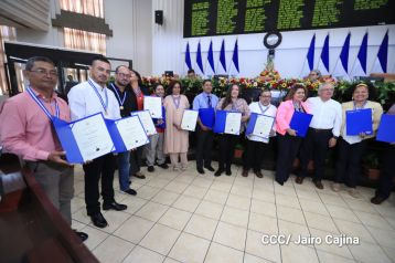 Orden Rigoberto Cabezas a periodistas que han contribuido a la paz, el progreso, estabilidad y desarrollo de Nicaragua