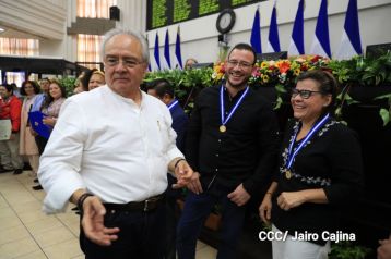 Orden Rigoberto Cabezas a periodistas que han contribuido a la paz, el progreso, estabilidad y desarrollo de Nicaragua