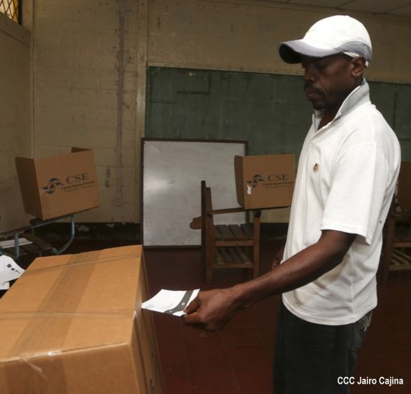 Costa Caribe vota en Elecciones Regionales