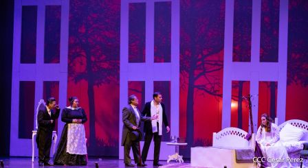 Puesta en escena de La Traviata del italiano Giuseppe Verdi 