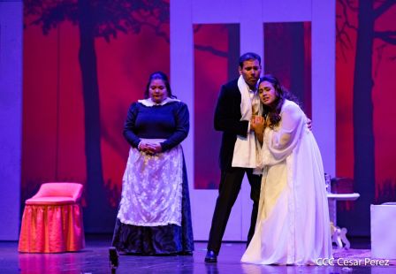 Puesta en escena de La Traviata del italiano Giuseppe Verdi 