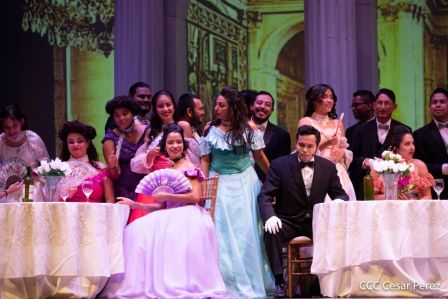 Puesta en escena de La Traviata del italiano Giuseppe Verdi 