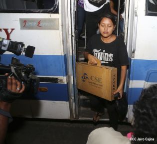 Familias de Blufields celebran victoria FSLN en la Costa Caribe