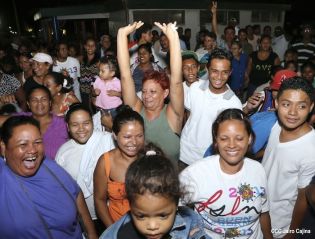 Familias de Blufields celebran victoria FSLN en la Costa Caribe